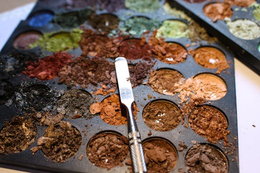 Layered Jewelry: Mixing Metals and Textures for 2025