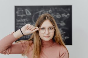 Smart Glasses That Fact-Check in Real-Time