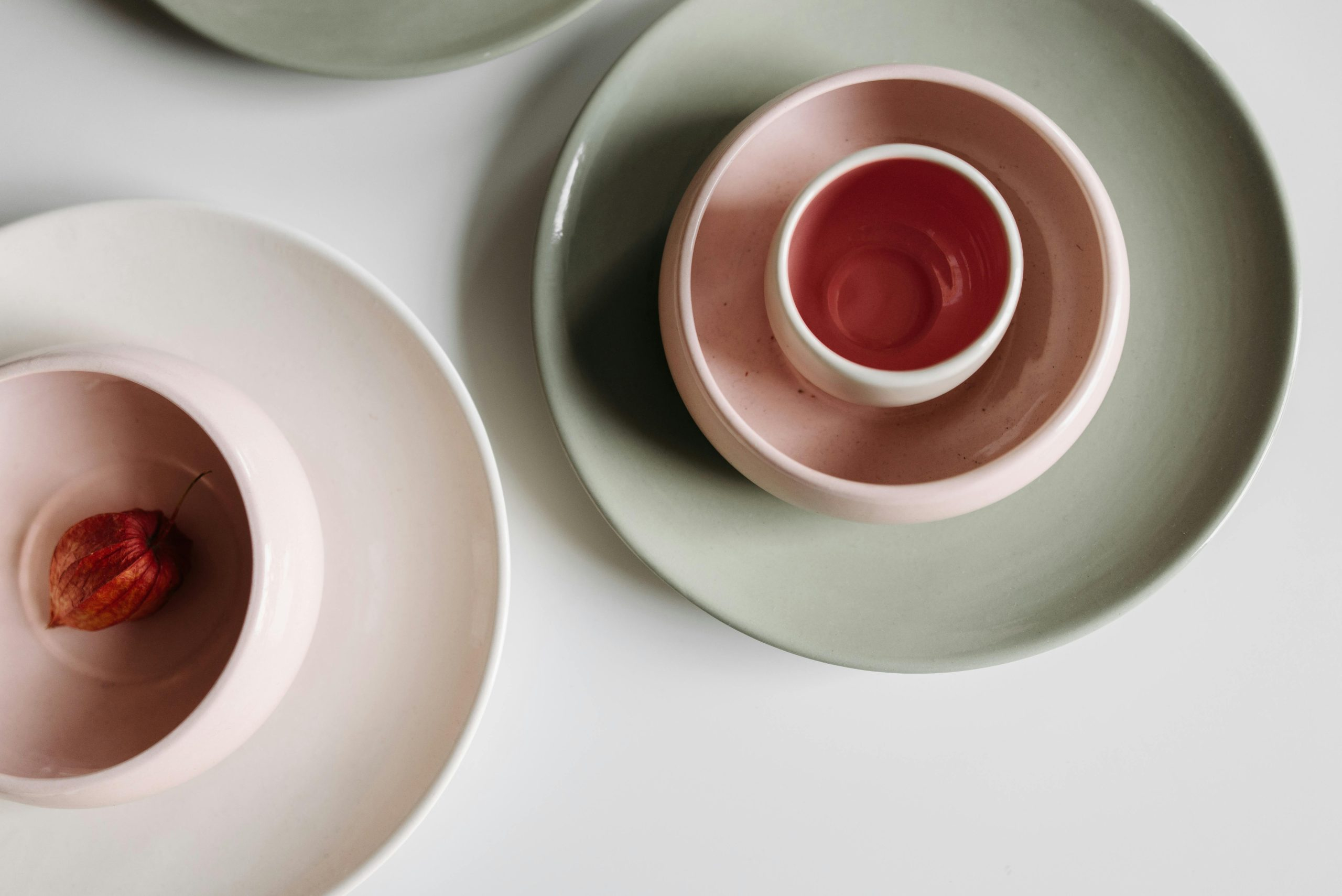 The New Neutrals: Earthy Tones and Minimalist Palettes