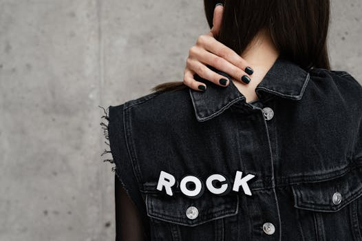 Statement Collars: The Neck Detail Everyone Is Wearing