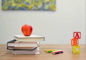 Hybrid Learning Models: Combining Online and In-Person Education