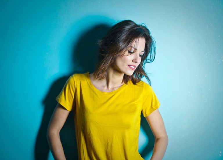 Color-Blocking: How to Master the Trend in 2025