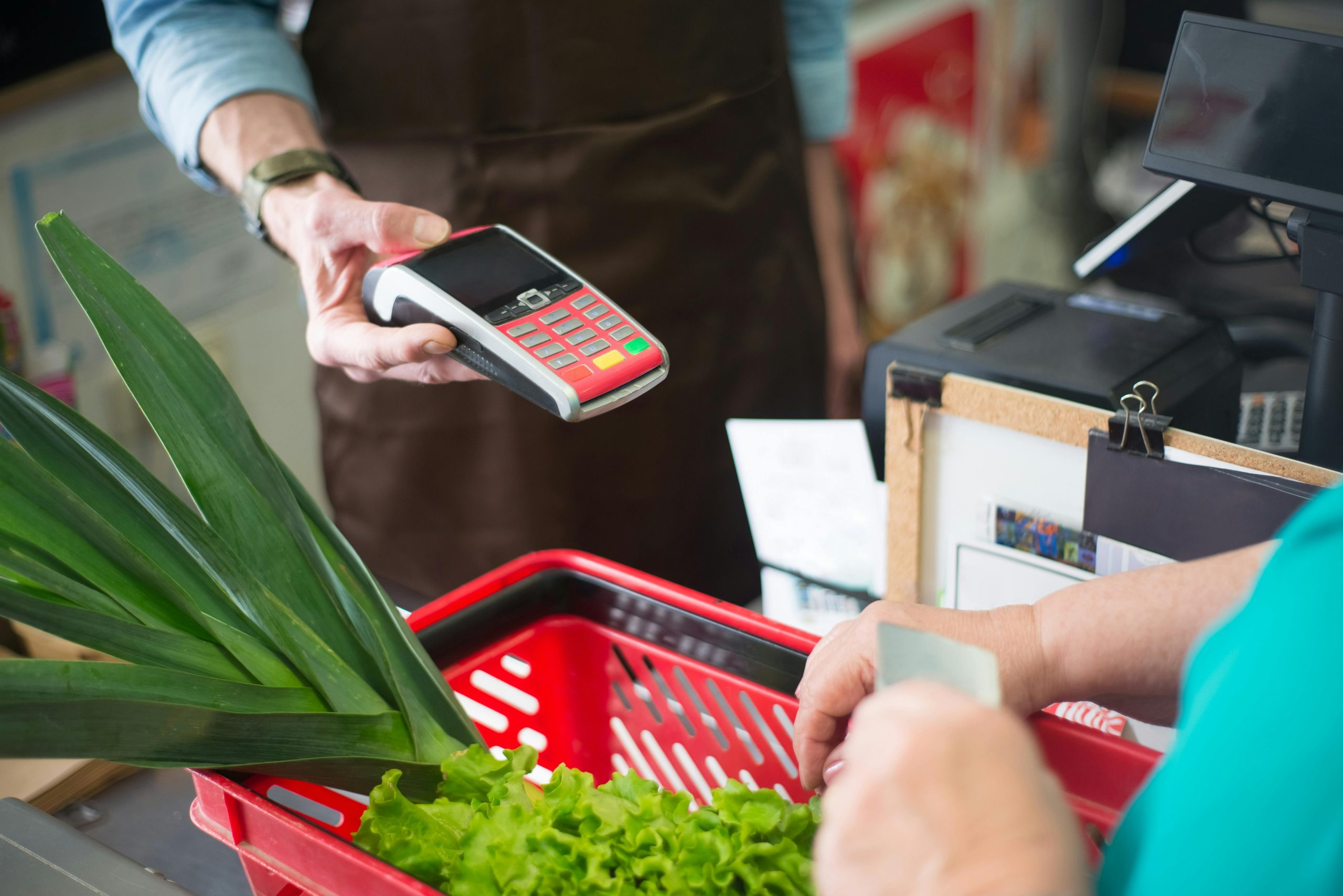 Cutting Down Food Waste with Smart Tech